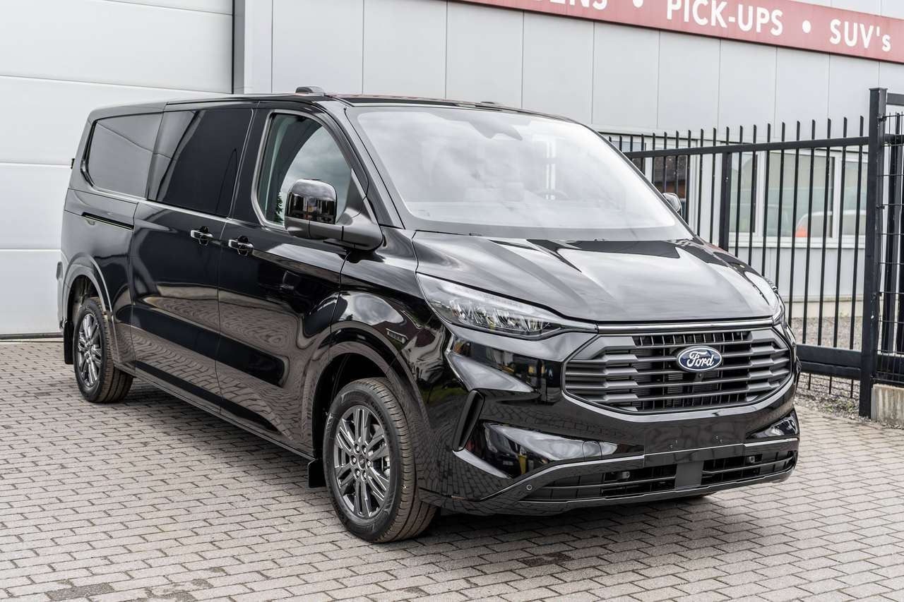 Ford Transit Custom 2.0TDCi Limited L2 5pl. - Trekhaak / 360° camera - 5j Warranty - 42.000ex