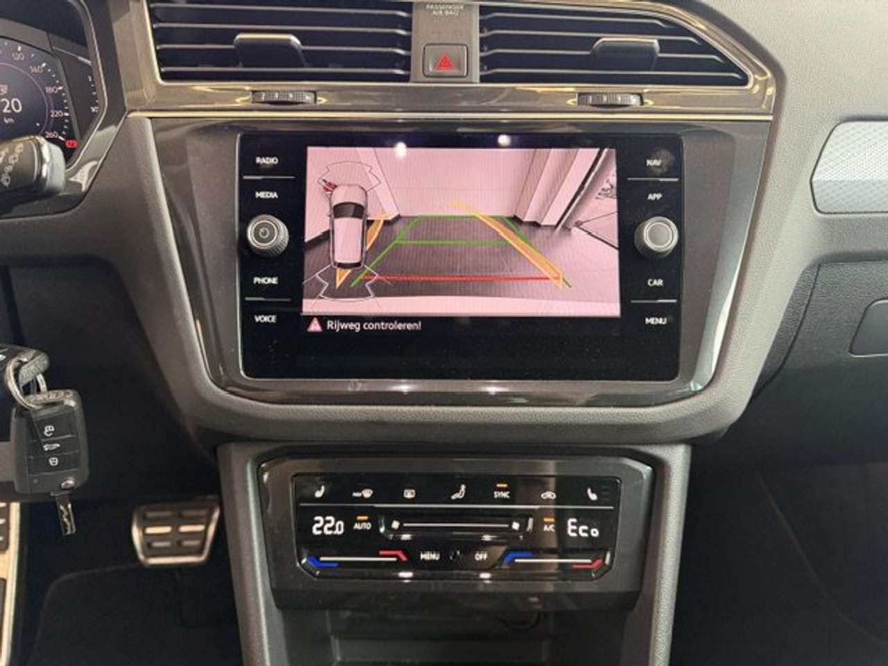 Volkswagen Tiguan LIFE ACTIVE PLUG-IN HYBRIDE AUTOMAAT  46000KM!!!! — foto 14 van 23