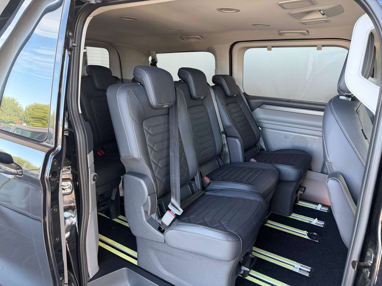 Ford Tourneo Custom TITANIUM X PHEV NIEUW 8ZIT — foto 7 van 21