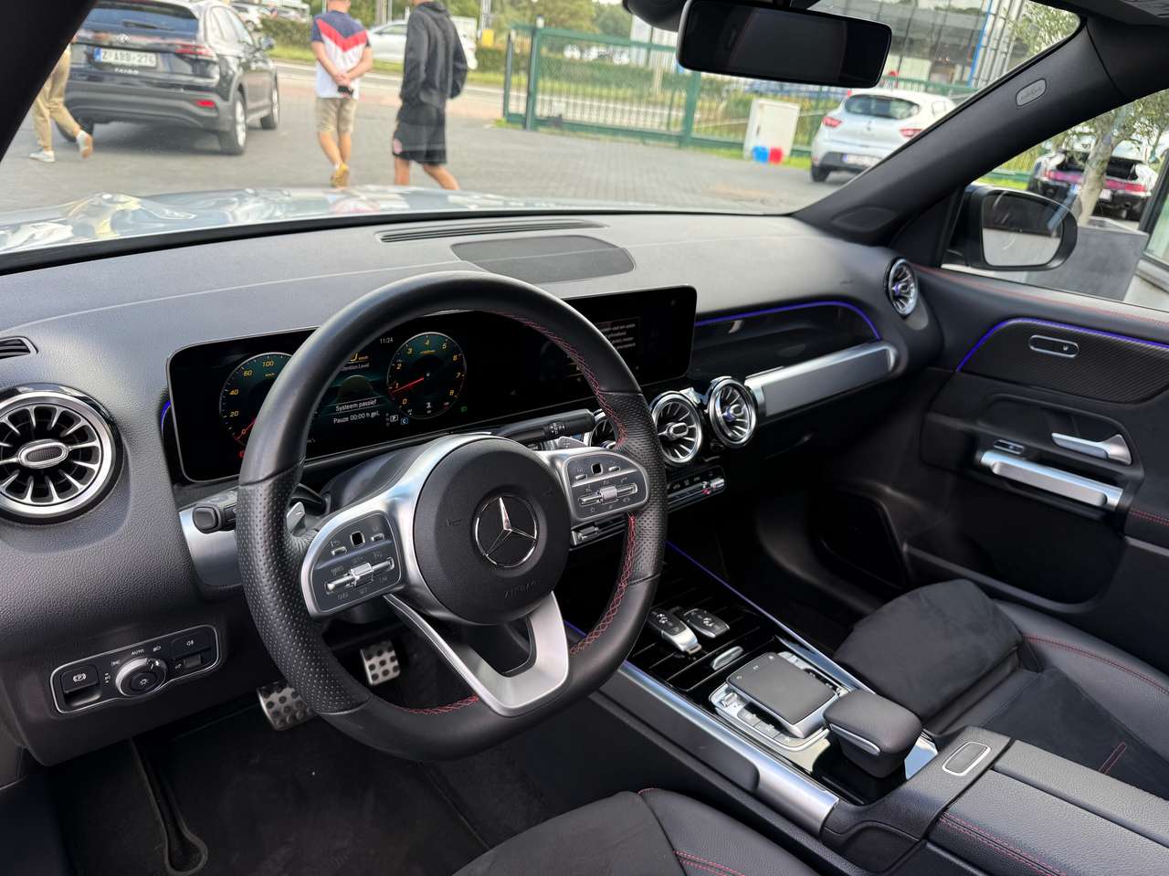 Mercedes-Benz GLB 200 Automaat AMG Pack Panodak 39000km Nieuwstaat — foto 9 van 18