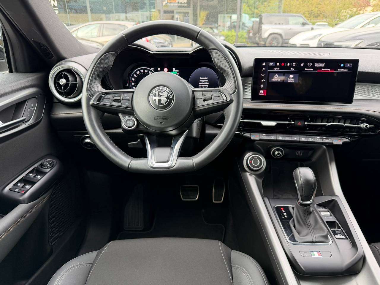 Alfa Romeo Tonale MHEV SPRINT APPLE CARPLAY ADAPTIVE CRUISE KEYLESS ENTRY — foto 9 van 17