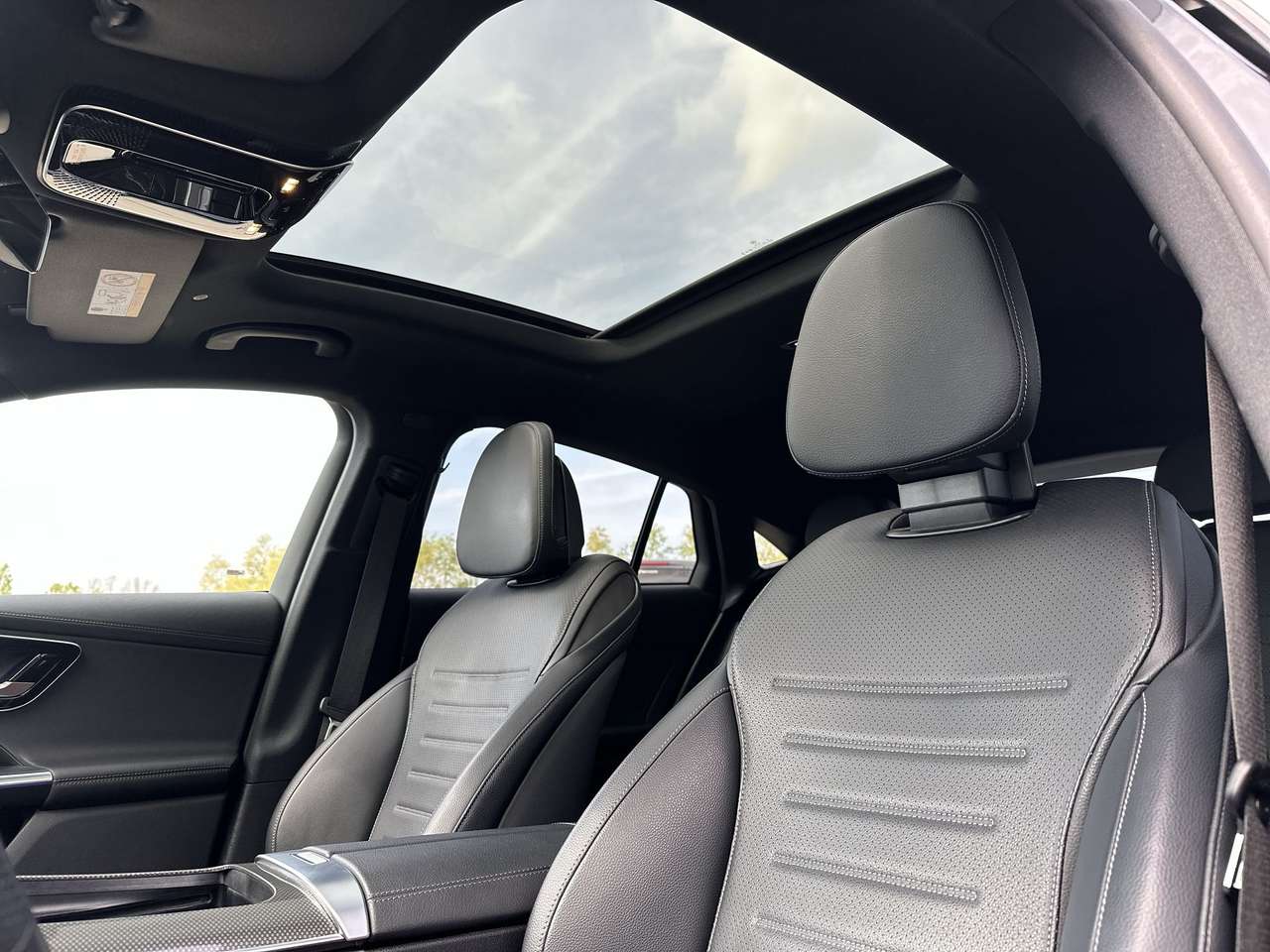 Mercedes-Benz GLC 200 Coupé AMG Line Pano dak Trekhaak  Air Body Control 20" FULL FULL OPTION!!! — foto 9 van 18