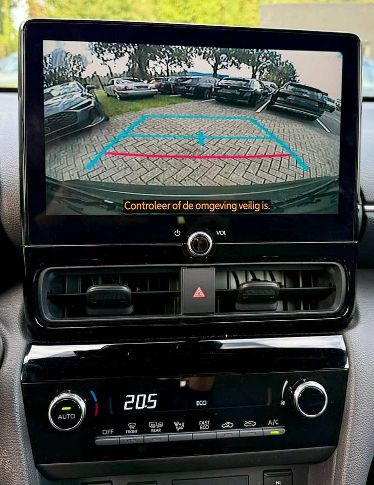 Toyota Yaris Cross HEV STYLE CARPLAY STUUR-EN ZETELVERWARMING KEYLESS — foto 13 van 13
