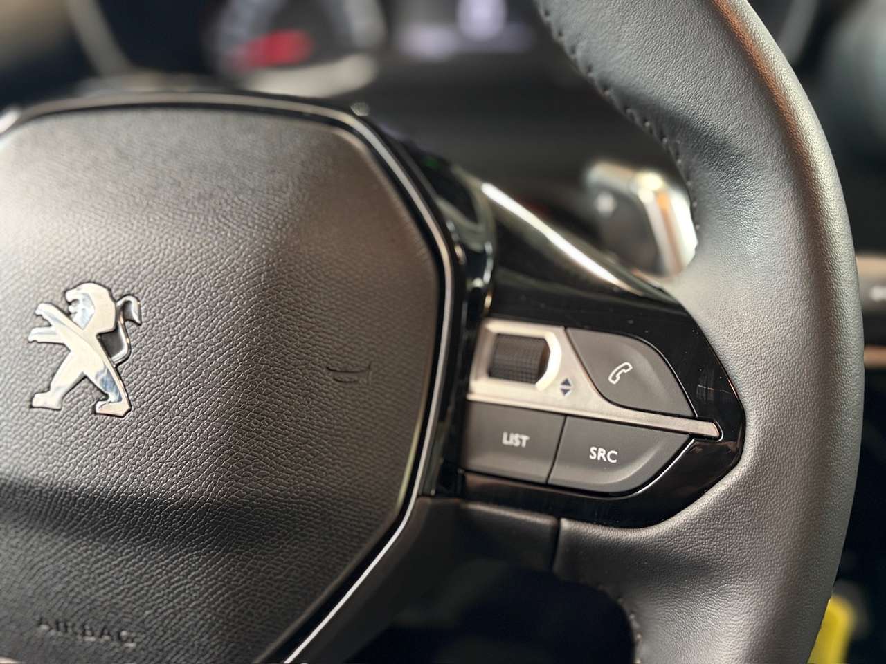 Peugeot 208 1.2i PureTech Active Pack — foto 14 van 14