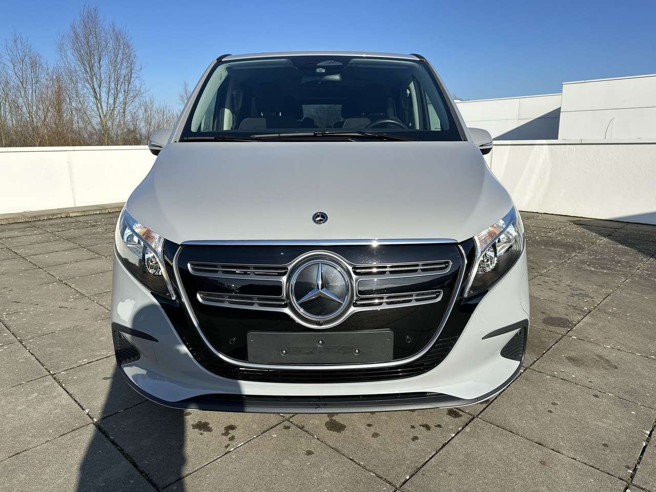 Mercedes-Benz EQV 300 L2  nieuw model Leder navi Distronic Dodehoek Multibeam — foto 3 van 18