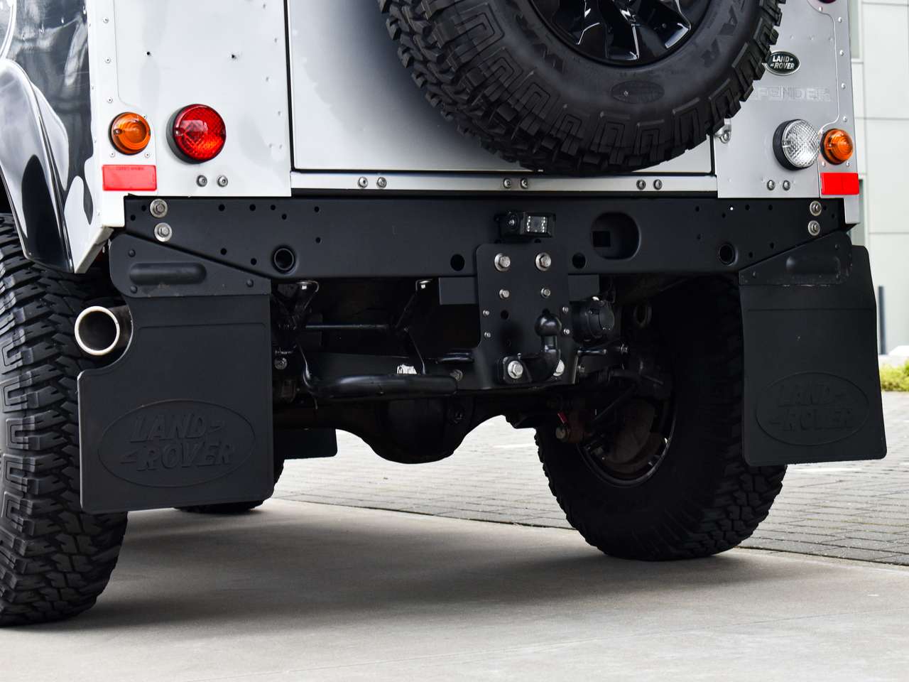Land Rover Defender 90  2.2TD4 - "Eastnor Edition" — foto 20 van 25