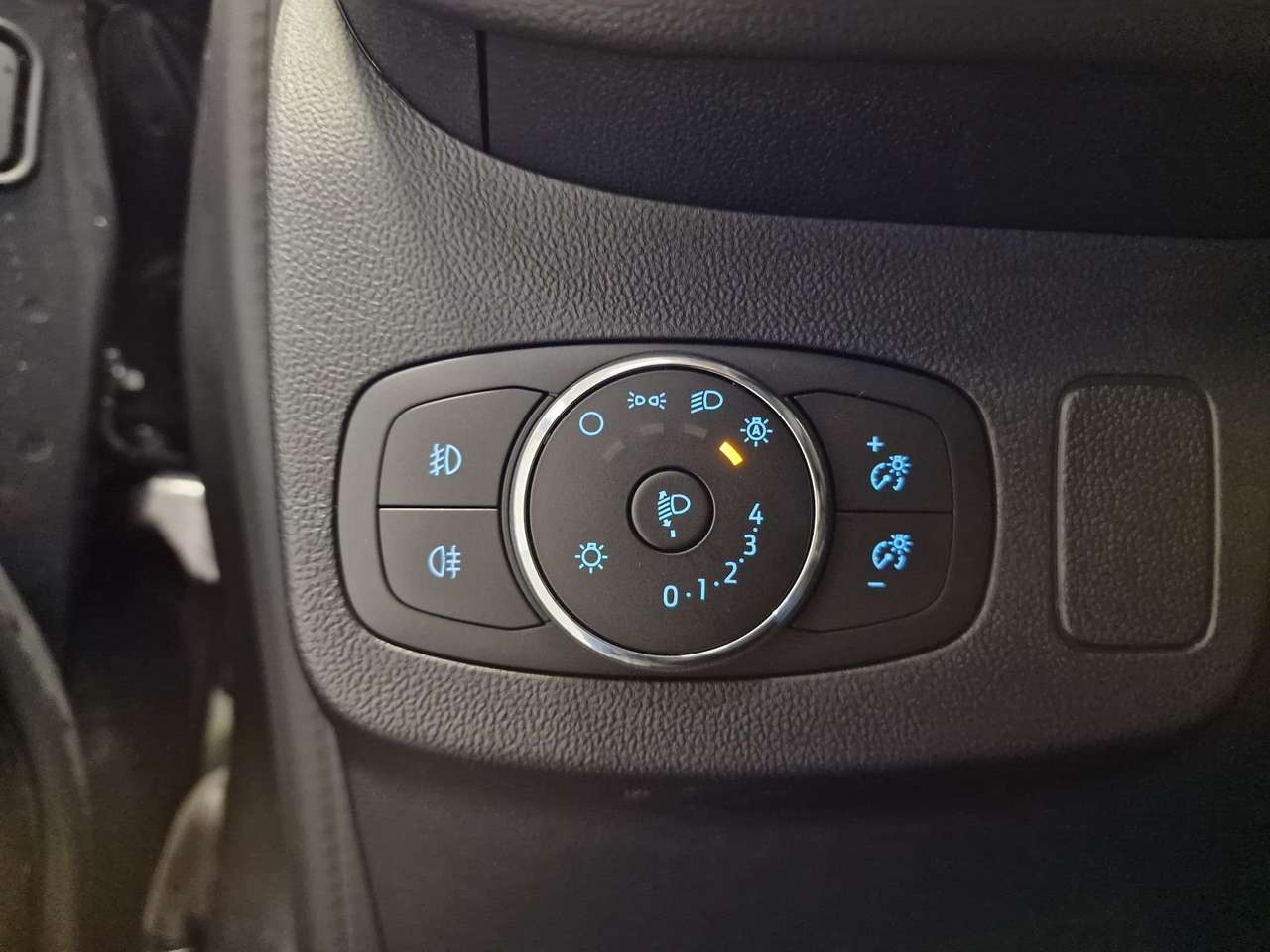Ford Puma TITANIUM HYBRID BENZINE — foto 12 van 16