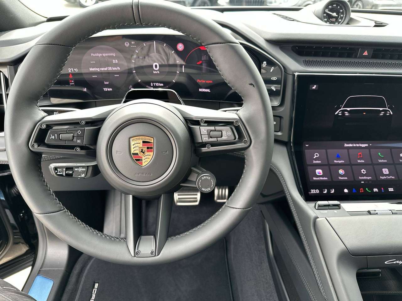 Porsche Cayenne ELECTRIC Trekhaak Pano Dak 22"Achterasbesturing Sport design pakket — foto 17 van 19