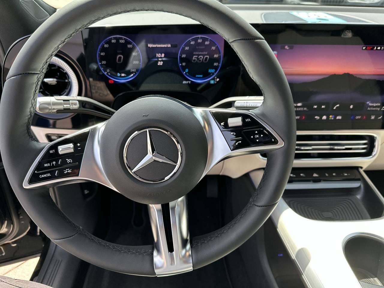 Mercedes-Benz GLB 250 + Electric Pano dak Leder Memory Nightpakket — foto 9 van 19