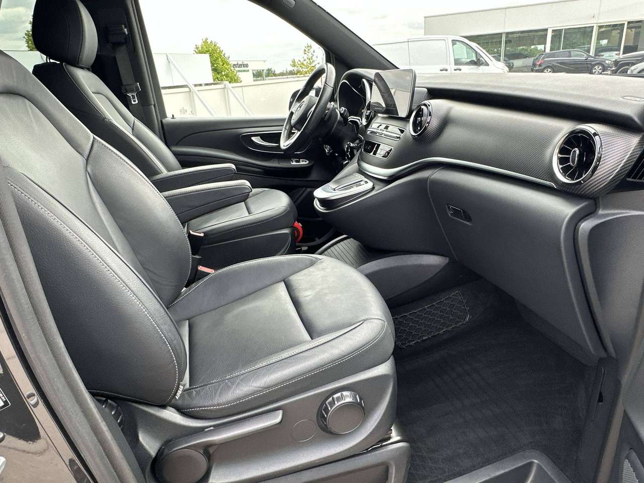Mercedes-Benz V 220 D lichte vracht AMG Leder LED Trekh Nachtp — foto 10 van 14