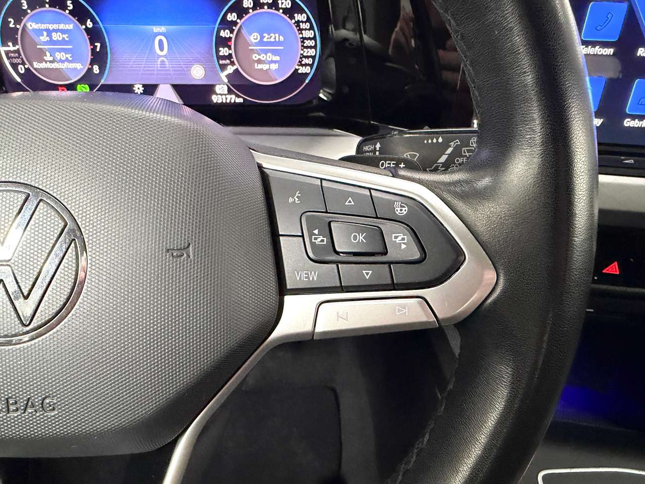 Volkswagen Golf 1.5 eTSI Life DSG LED*NAVI*PDC*CARPLAY*CAMERA*ACC*ALCANTRARA — foto 17 van 25