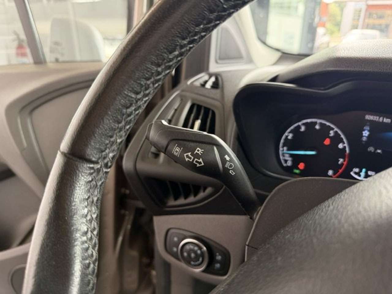 Ford Tourneo Connect TITANIUM BENZINE NAVIGATIE — foto 19 van 24