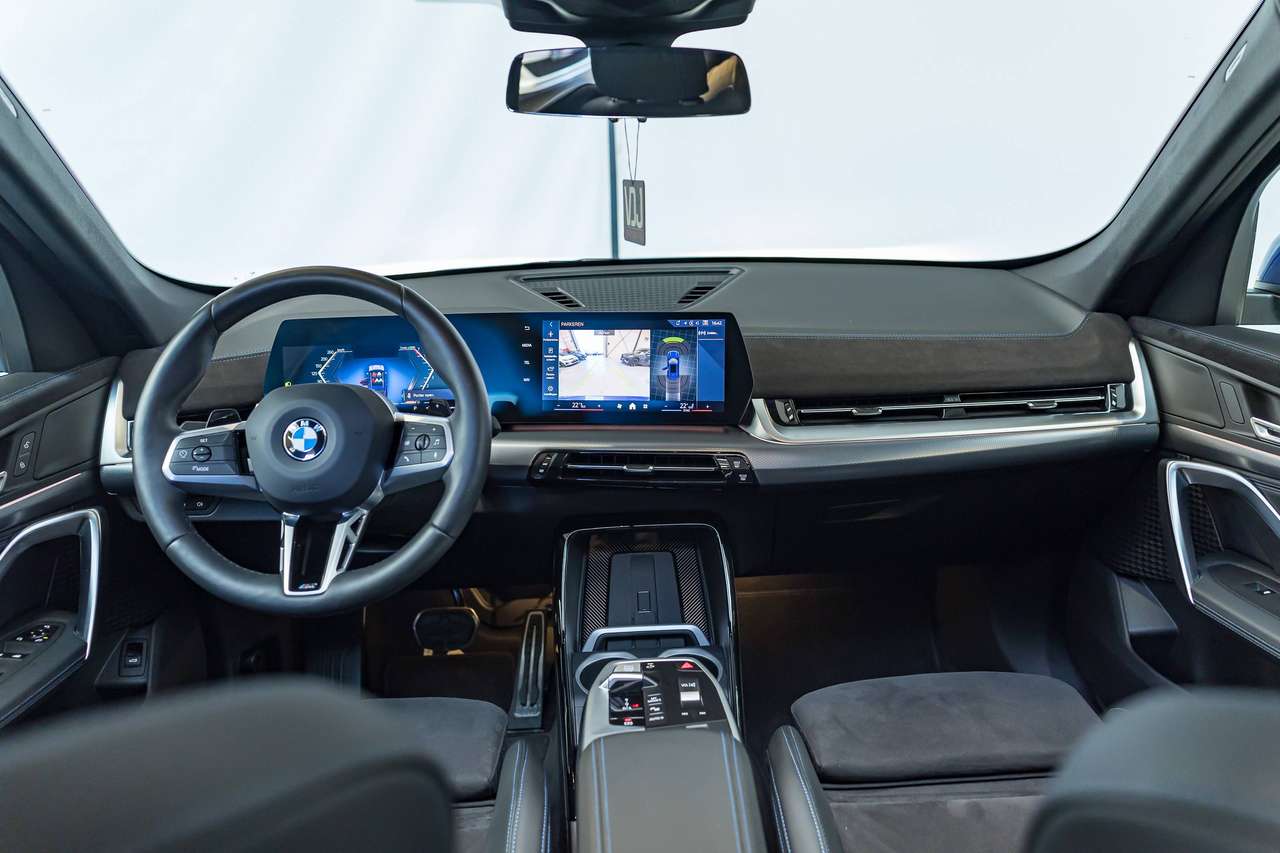 BMW X1 sDrive18i|M-SPORT|PANO|KEYLESS|ADAPTIVE LED|CAMERA|STOELVER.|CC|LA|GARANTIE| — foto 16 van 25