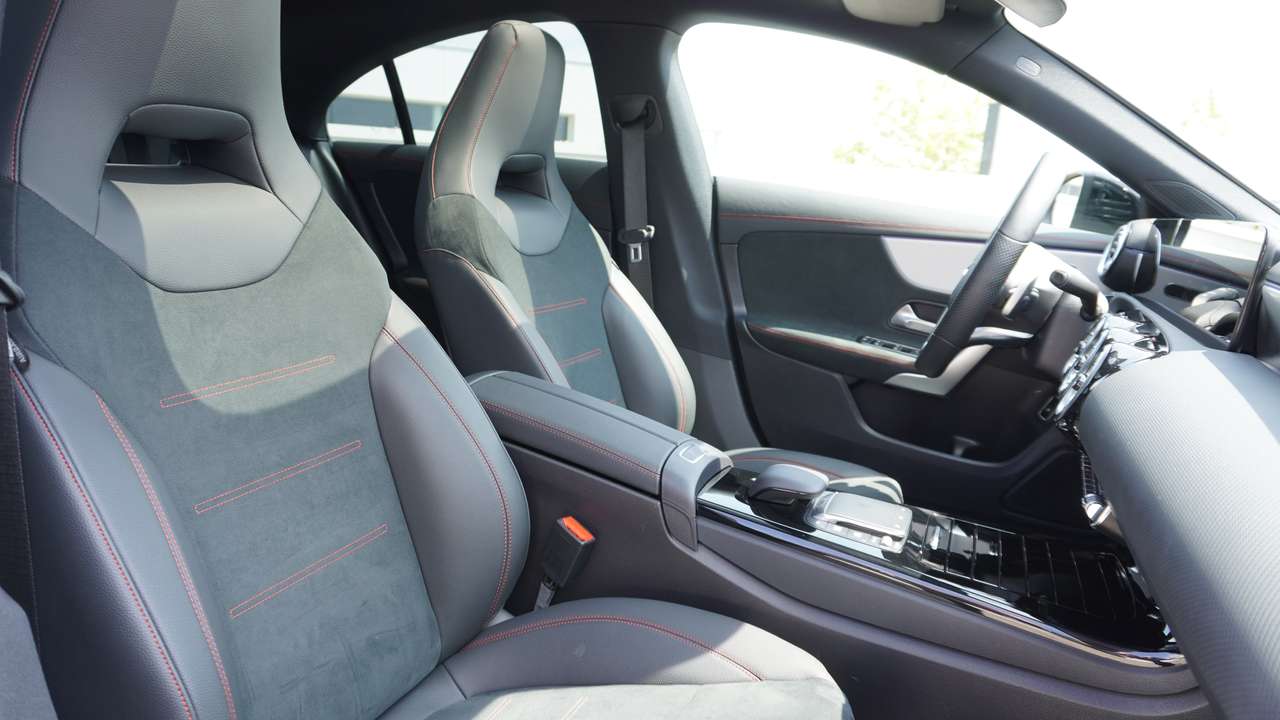 Mercedes-Benz CLA 250 AMG/PANODAK/KEYLESS/NIGHTPAK/CAMERA/KLIMAATREGEL — foto 13 van 18