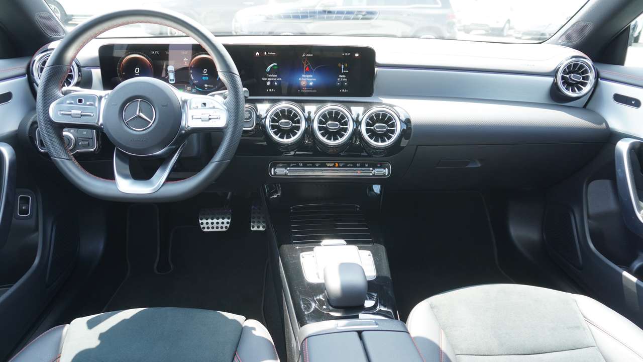 Mercedes-Benz CLA 250 AMG/PANODAK/KEYLESS/NIGHTPAK/CAMERA/KLIMAATREGEL — foto 15 van 18