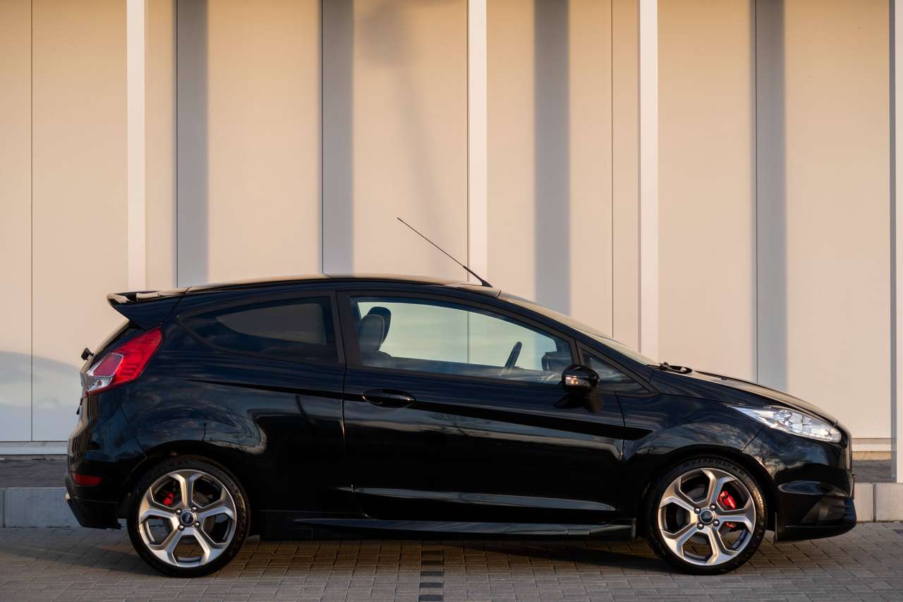 Ford Fiesta Ford Fiesta ST 182 pk / slechts 41k km / Leder Recaro / 1j Garantie — foto 8 van 19