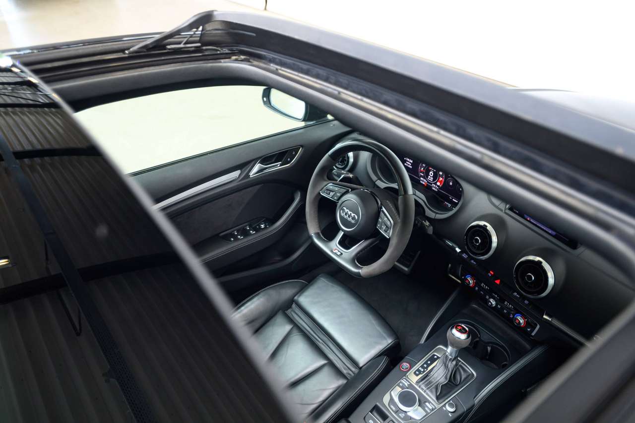 Audi RS3 Sportback 2.5 TFSI | GARANTIE | PANO | KUIPSTOELEN — foto 7 van 25