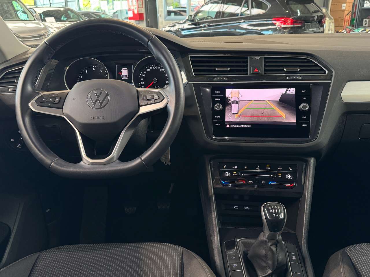 Volkswagen Tiguan 1.5 TSI Life Navigatie / Camera / DAB — foto 9 van 17