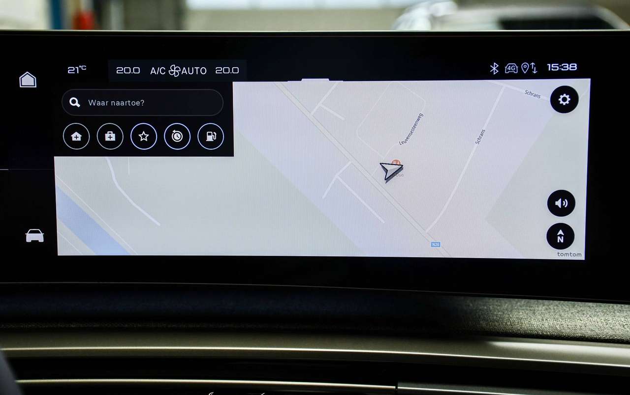 Peugeot 5008 5008 Hybrid Allure 7pl MHEV NIEUW - NAVIGATIE / CAMERA / ACC / SMARTLINK / BLIS / PDC — foto 9 van 22