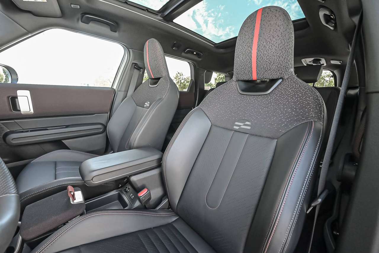 MINI Countryman E Countryman E JCW — foto 22 van 24