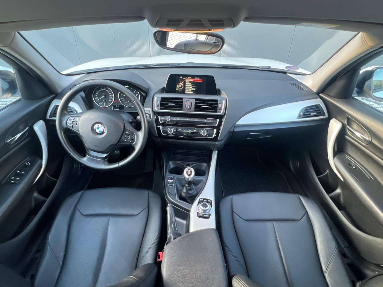 BMW 116 leder - cruise - vers onderhoud - mogelijkheid tot CarPlay — foto 10 van 25