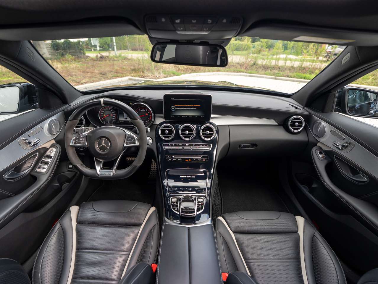 Mercedes-Benz C 63 AMG C 63 AMG S -LICHTE VRACHT/PANO/BURMESTER/HEAD-UP/KEYLESS/360 CAMERA — foto 12 van 25