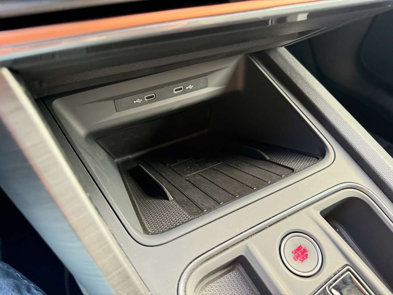CUPRA Formentor Formentor e-Hybrid 1.4 DSG / Keyless / Travel Assist / ACC / Lane Assist / Ambiance / CarSwap — foto 12 van 19
