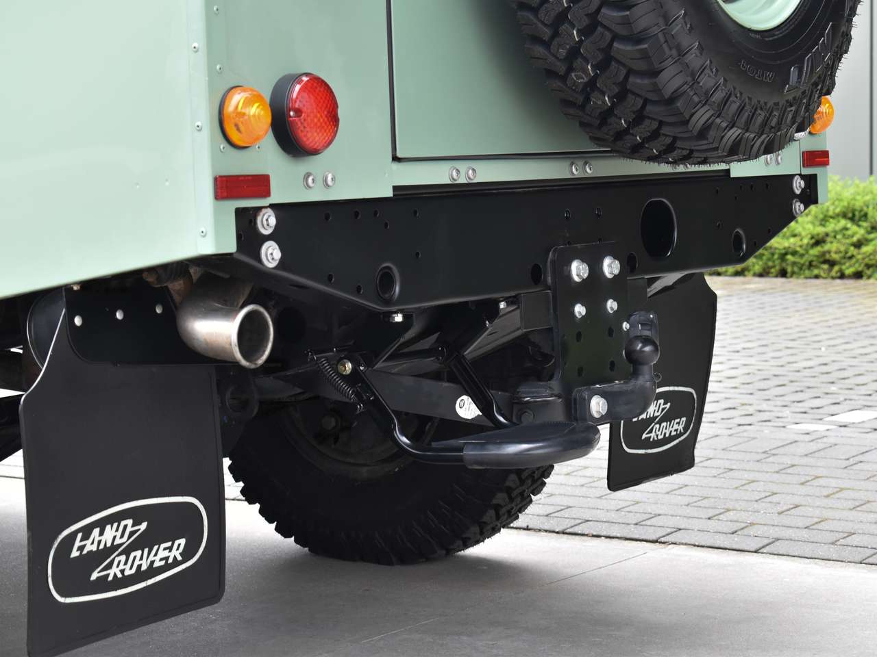 Land Rover Defender 110 2.2 TD4 - "Heritage Edition" — foto 19 van 25