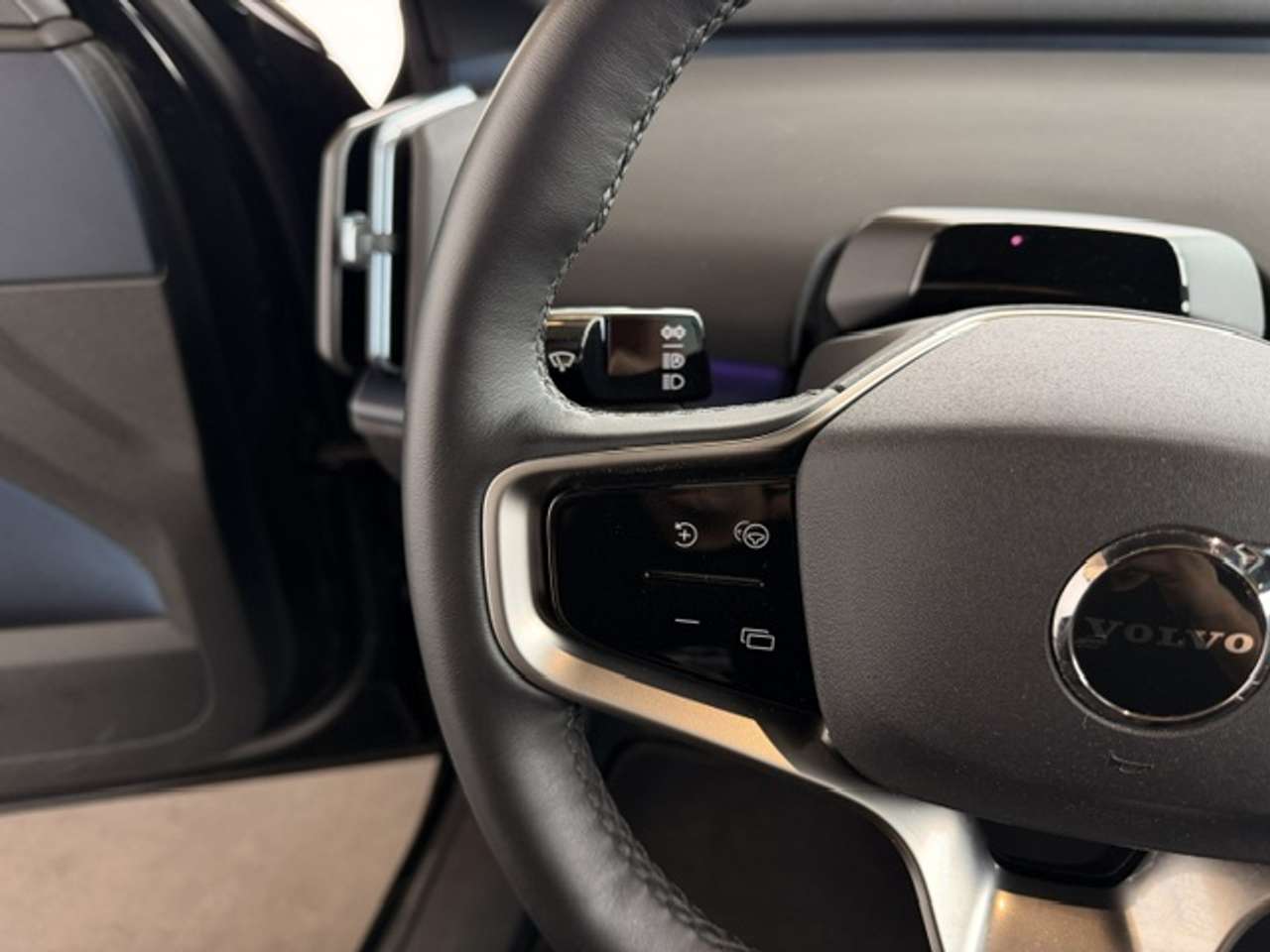 Volvo EX30 ULTRA EXTENDED RANGE+PANO DAK — foto 18 van 22