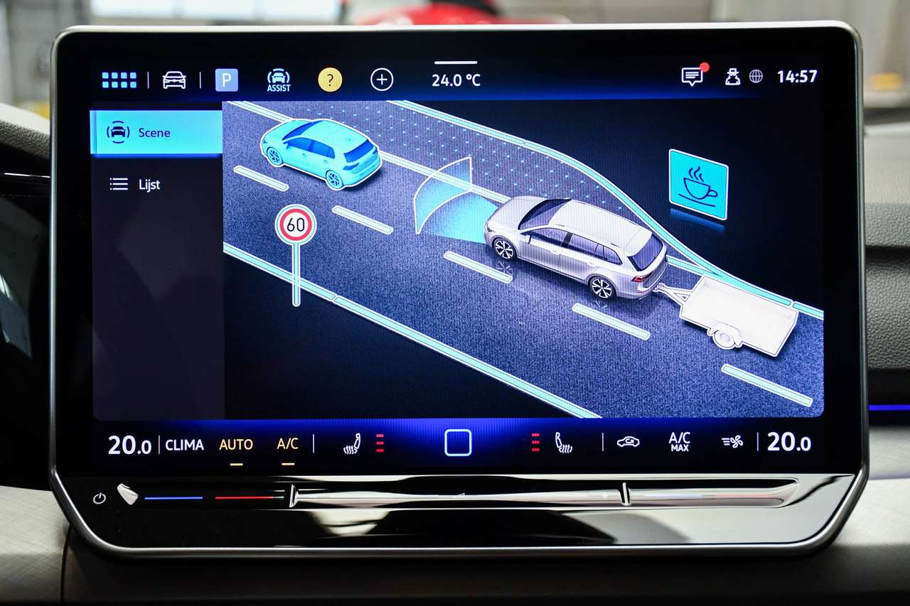 Volkswagen Golf Variant Golf Variant MHEV 1.5 eTSI Life DSG - TREKHAAK / NAVIGATIE / ACC / SMARTLINK / PDC — foto 12 van 19