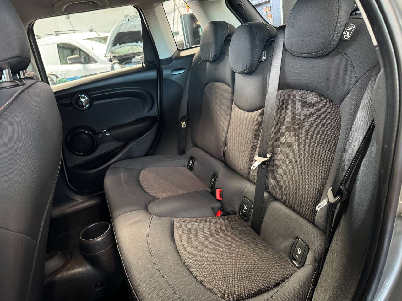 MINI One 1.5 Automaat met John Cooper velgen — foto 7 van 18