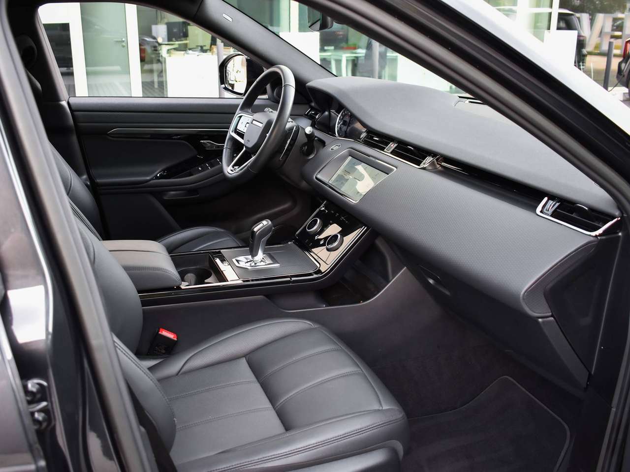Land Rover Range Rover Evoque P300e R-DYNAMIC S - PHEV - AWD — foto 22 van 25