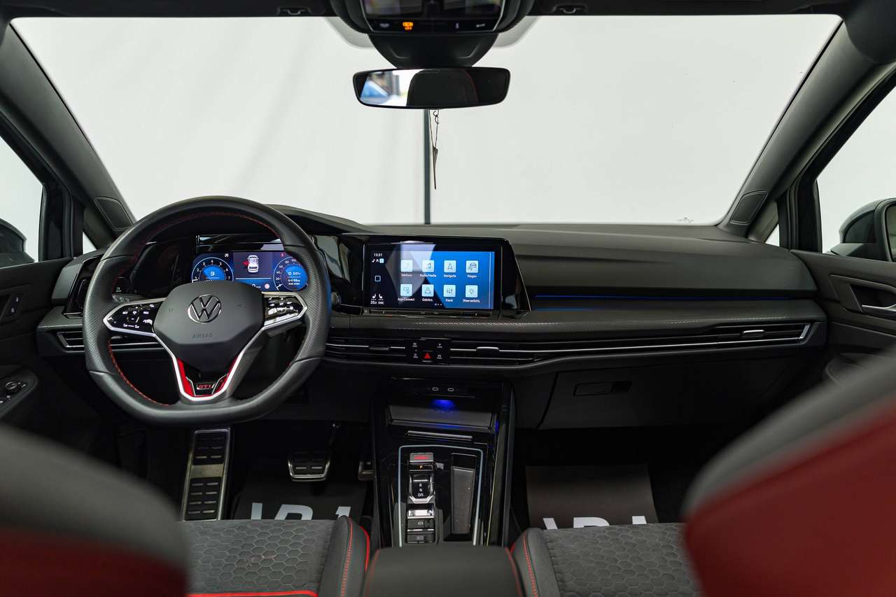 Volkswagen Golf GTI CLUBSPORT|AKRAPOVIC|PANO|IQLIGHTS|ALCANTARA|HEATEDSEATS|KEYLESS|ACC|LA|GARANTIE| — foto 19 van 25