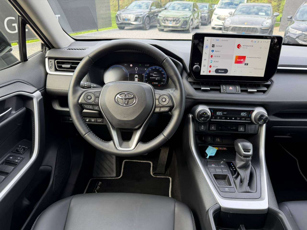 Toyota RAV4 HEV DYNAMIC PLUS VOL LEDER ZETEL- EN STUURVERWARMING CAMERA APPLE CARPLAY — foto 7 van 13