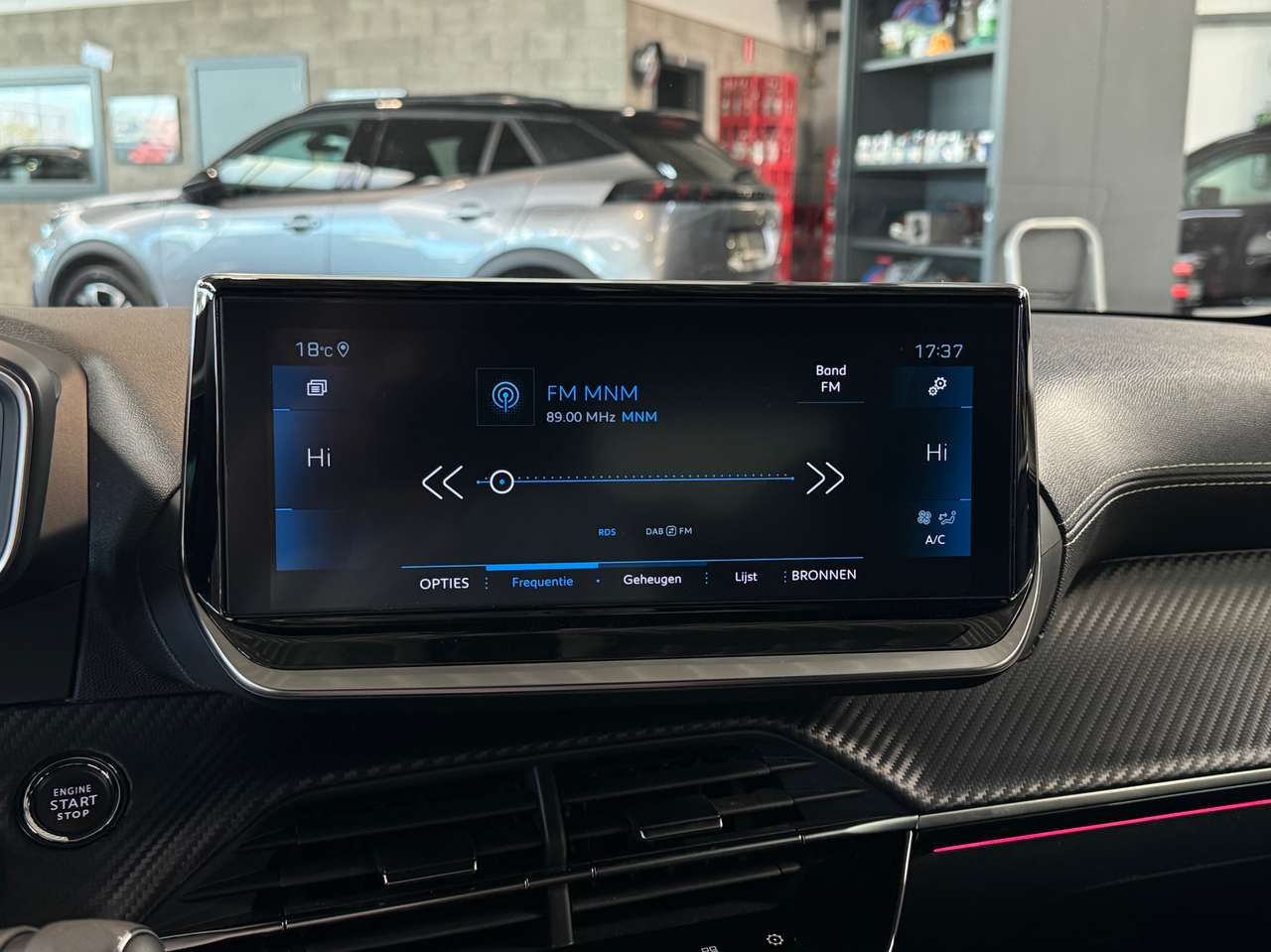 Peugeot 208 1.2 PureTech GT Automaat — foto 11 van 17