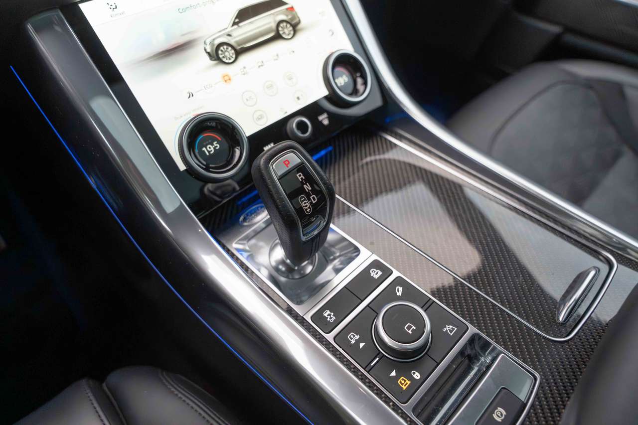 Land Rover Range Rover Sport V8 SVR Carbon Edition LED/PANO/LICHTEVRACHT/MERIDIAN/LUCHTV./ACC/AMBIENTE/TREKHAAK — foto 17 van 25