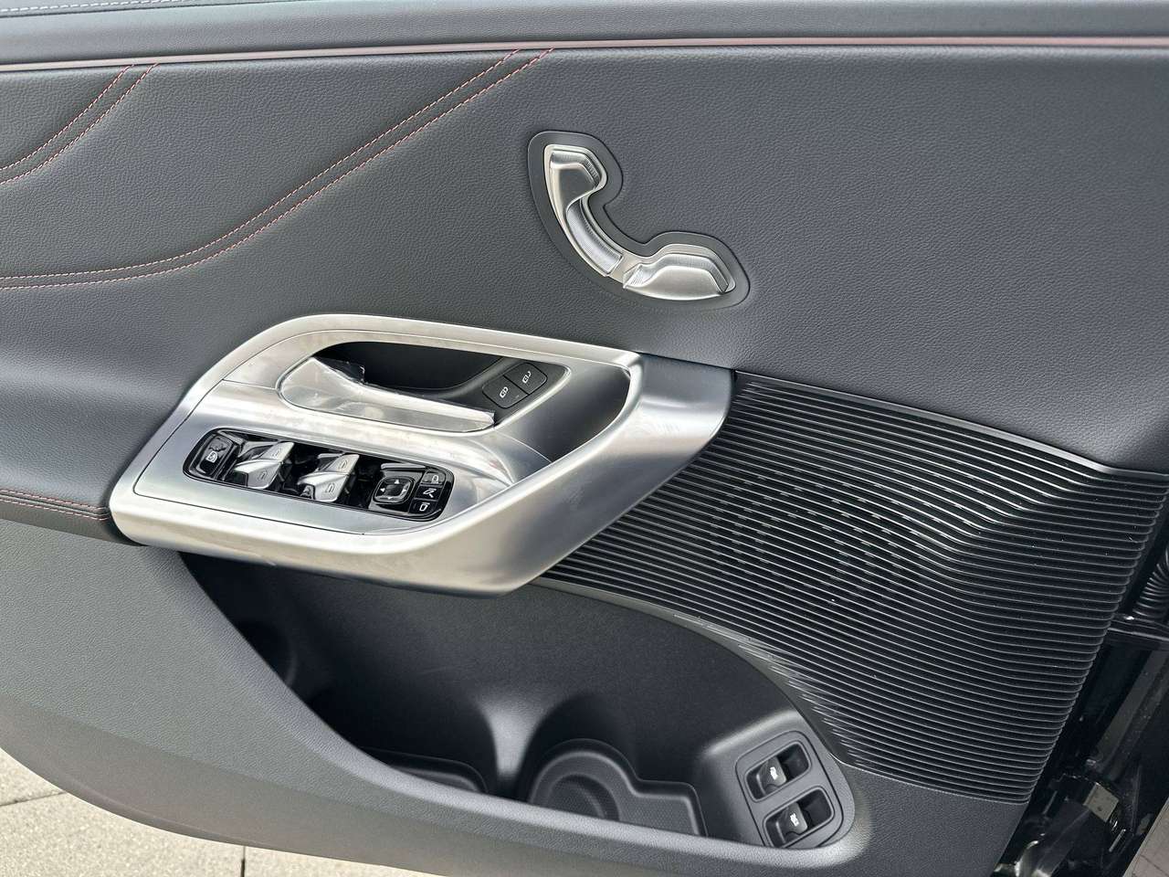 Mercedes-Benz GLC 400 4MATIC ELECTRIC AMG Line Distronic Trekhaak Nightpakket Pano Dak — foto 10 van 19
