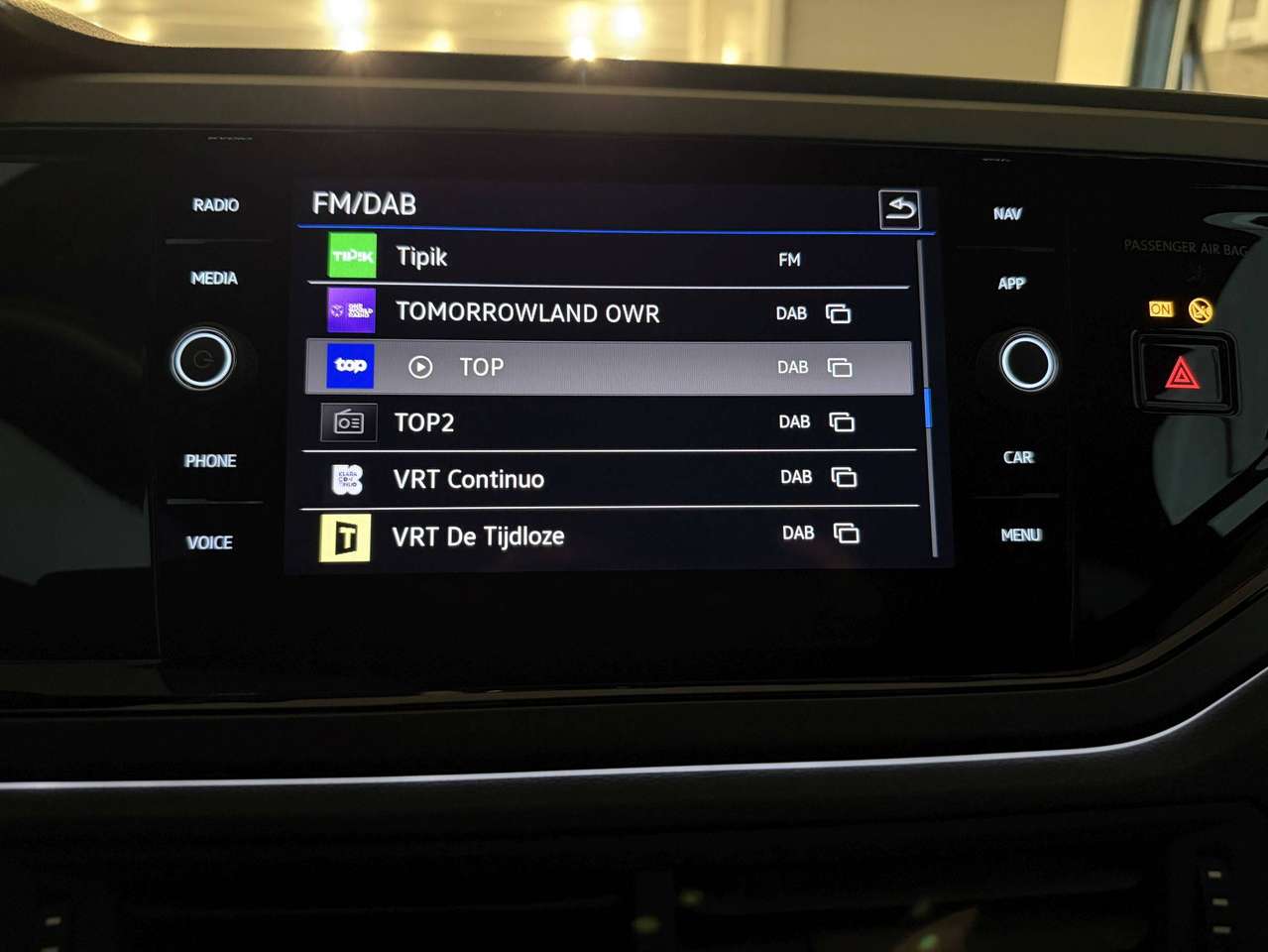 Volkswagen Taigo 3x R-LINE  * ALCANTARA * ZETEL VERWARMING * BLACK PACK * IQ LED * CAR PLAY * 18" ALU VELGEN * NAVI * CAMERA * — foto 8 van 17