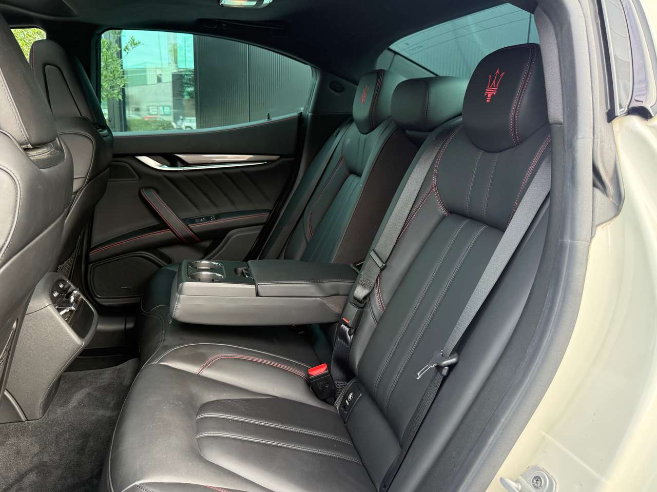 Maserati Ghibli 3.0 V6 BiTurbo GranSport Full option !! — foto 12 van 19