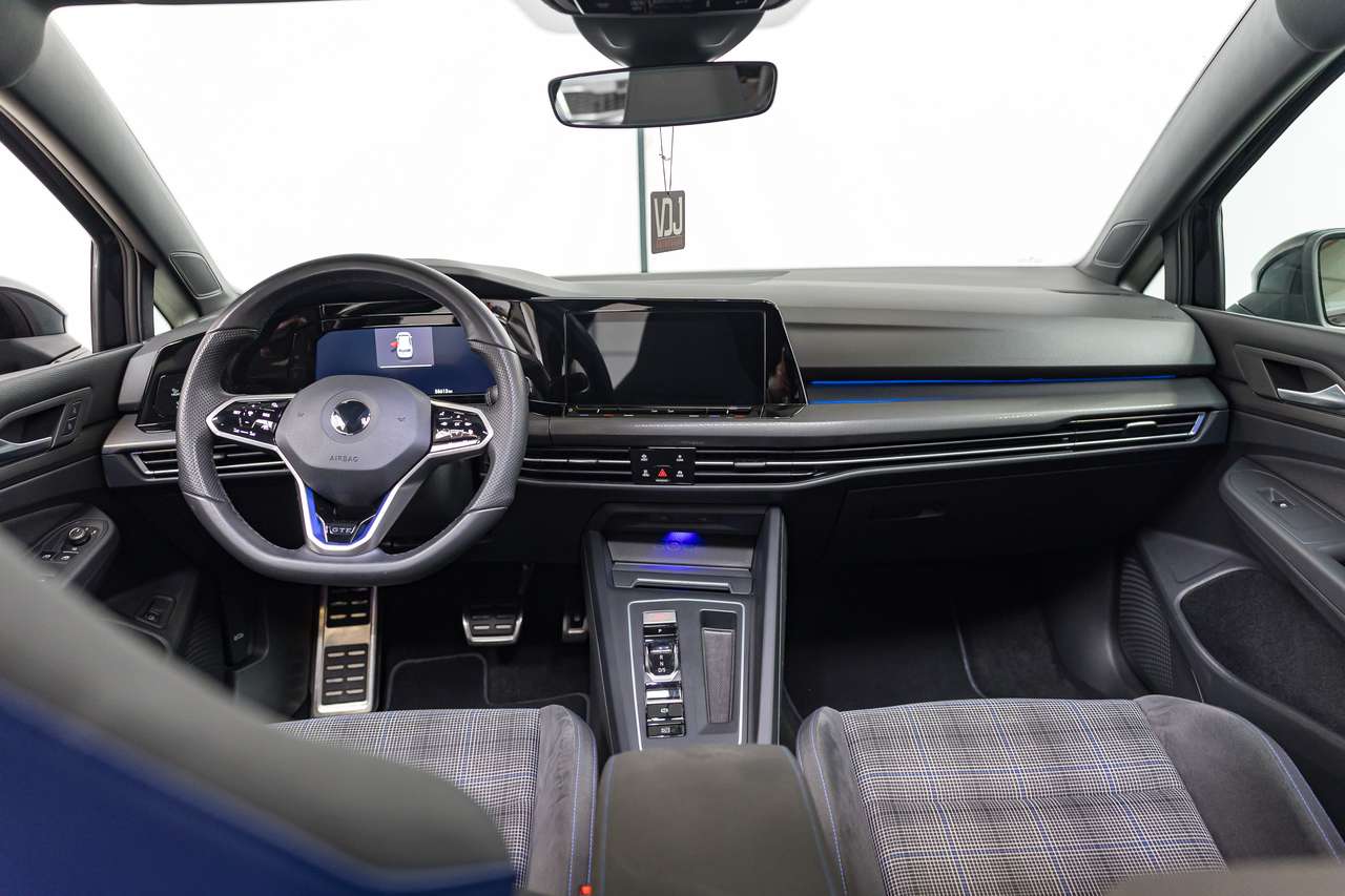 Volkswagen Golf GTE PHEV|PANO|KEYLESS|ACC|LA|AMBIENTLIGHT| — foto 16 van 25