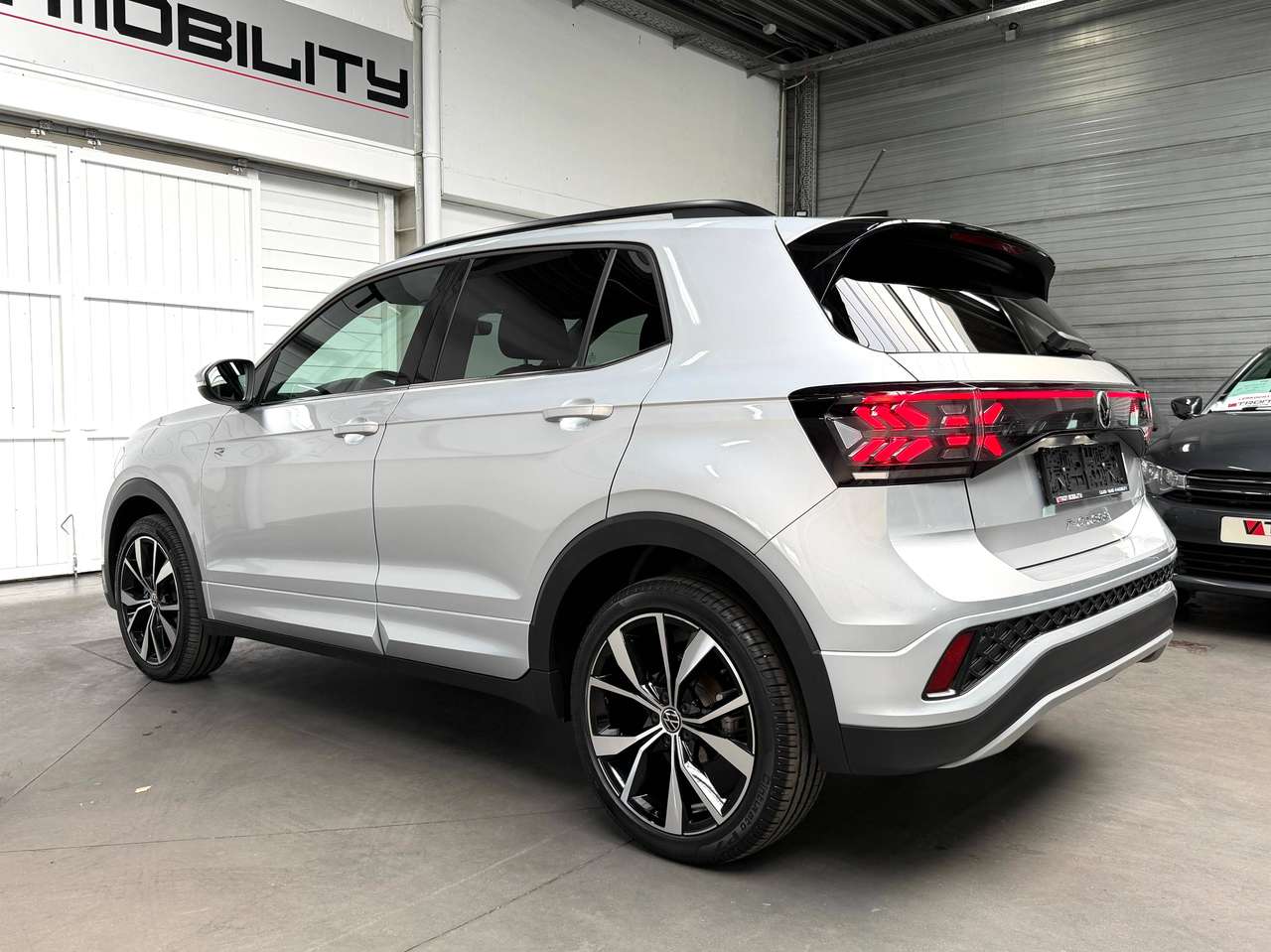Volkswagen T-Cross T-Cross 1.0 TSI R-Line CAMERA*LED*ACC*DAB*CARPLAY*PDC*AC2Zone — foto 8 van 25