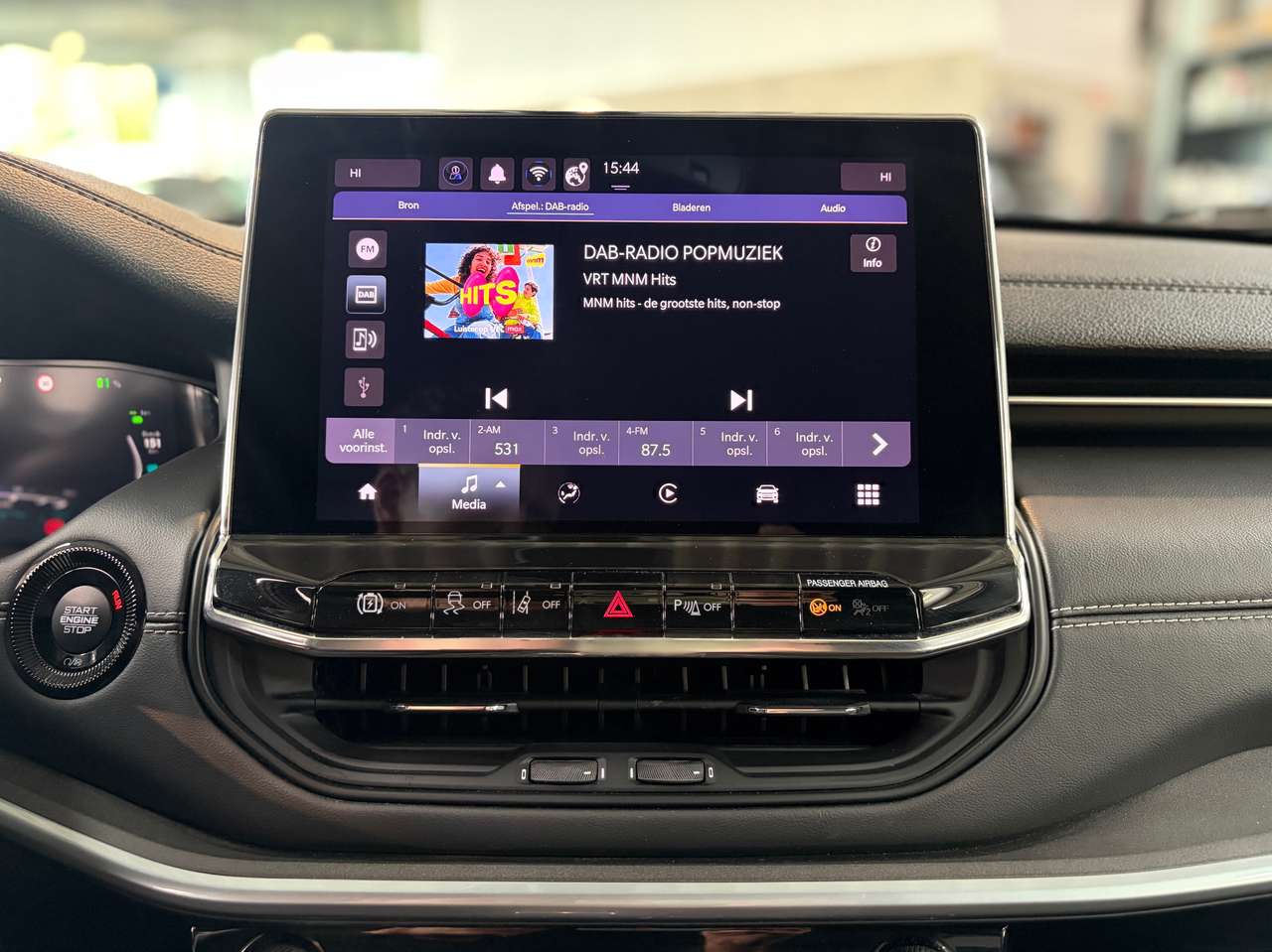 Jeep Compass PHEV 1.3 Turbo eAWD | Limited — foto 13 van 19