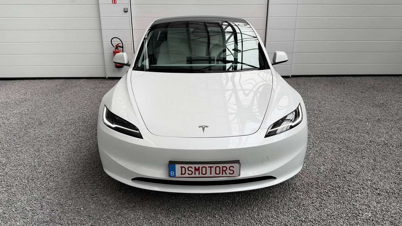 Tesla Model 3 RWD | Premium versie | LFP Batterij | 9.200km | ALS NIEUW! — foto 5 van 25