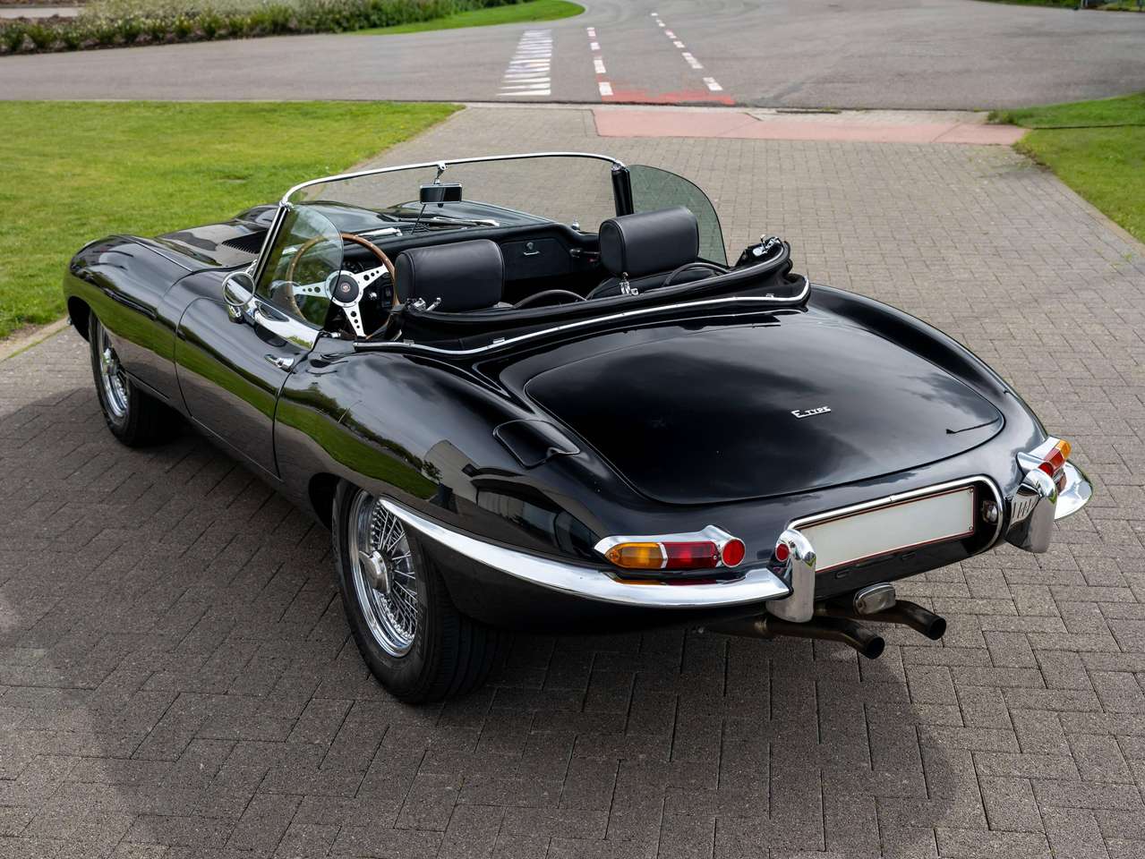 Jaguar E-Type 4.2 cabrio 5 speed — foto 22 van 25