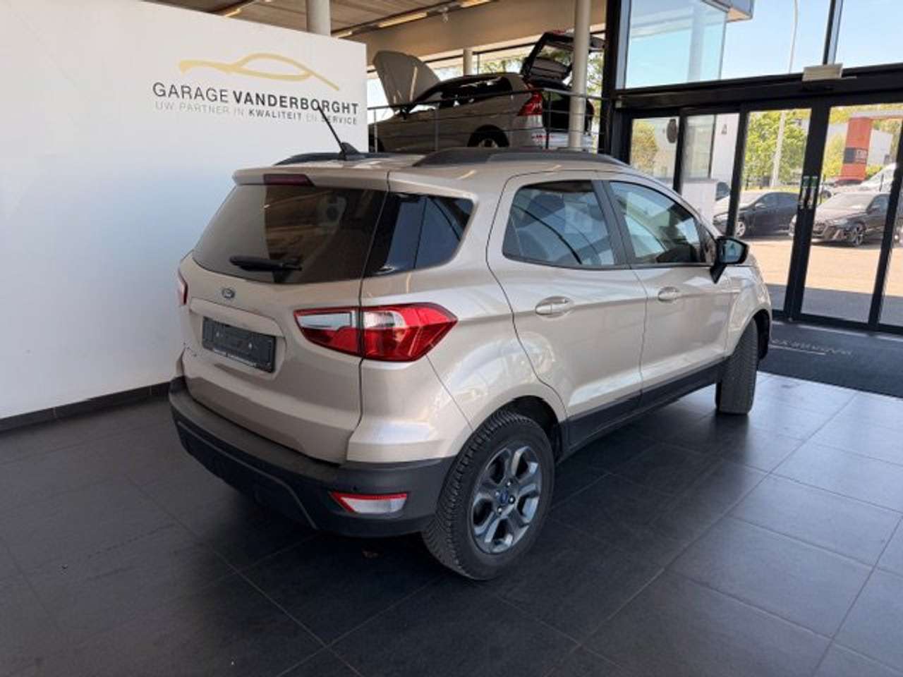 Ford EcoSport TREND BENZINE 76000KM — foto 4 van 20