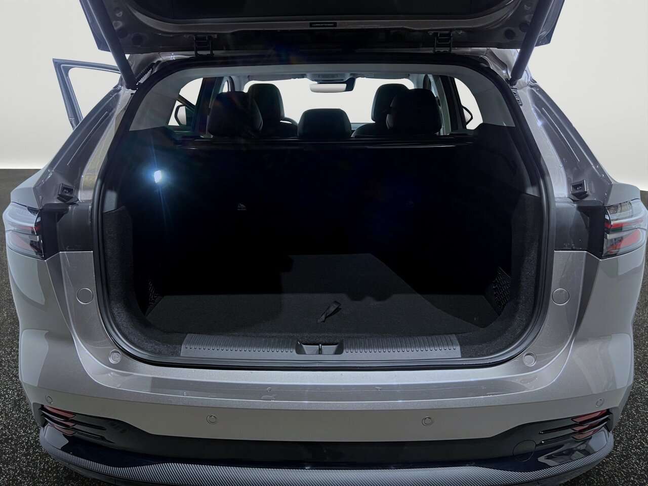 MG HS Hybrid+ 1.5 LEDER/NAVI/LED / 360° — foto 21 van 23