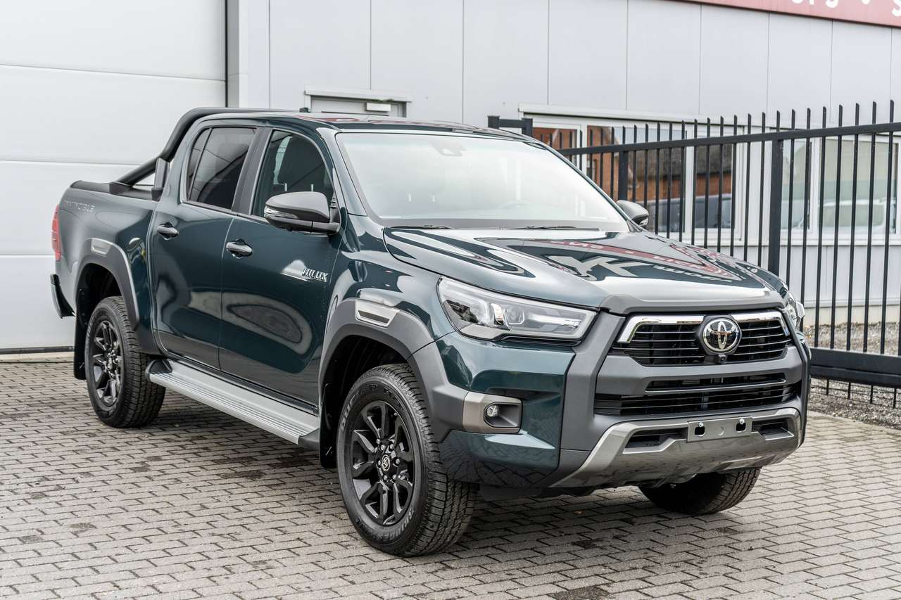 Toyota Hilux 2.8 D4D MHEV Invincible - Trekhaak / Roll cover - 52.000 excl