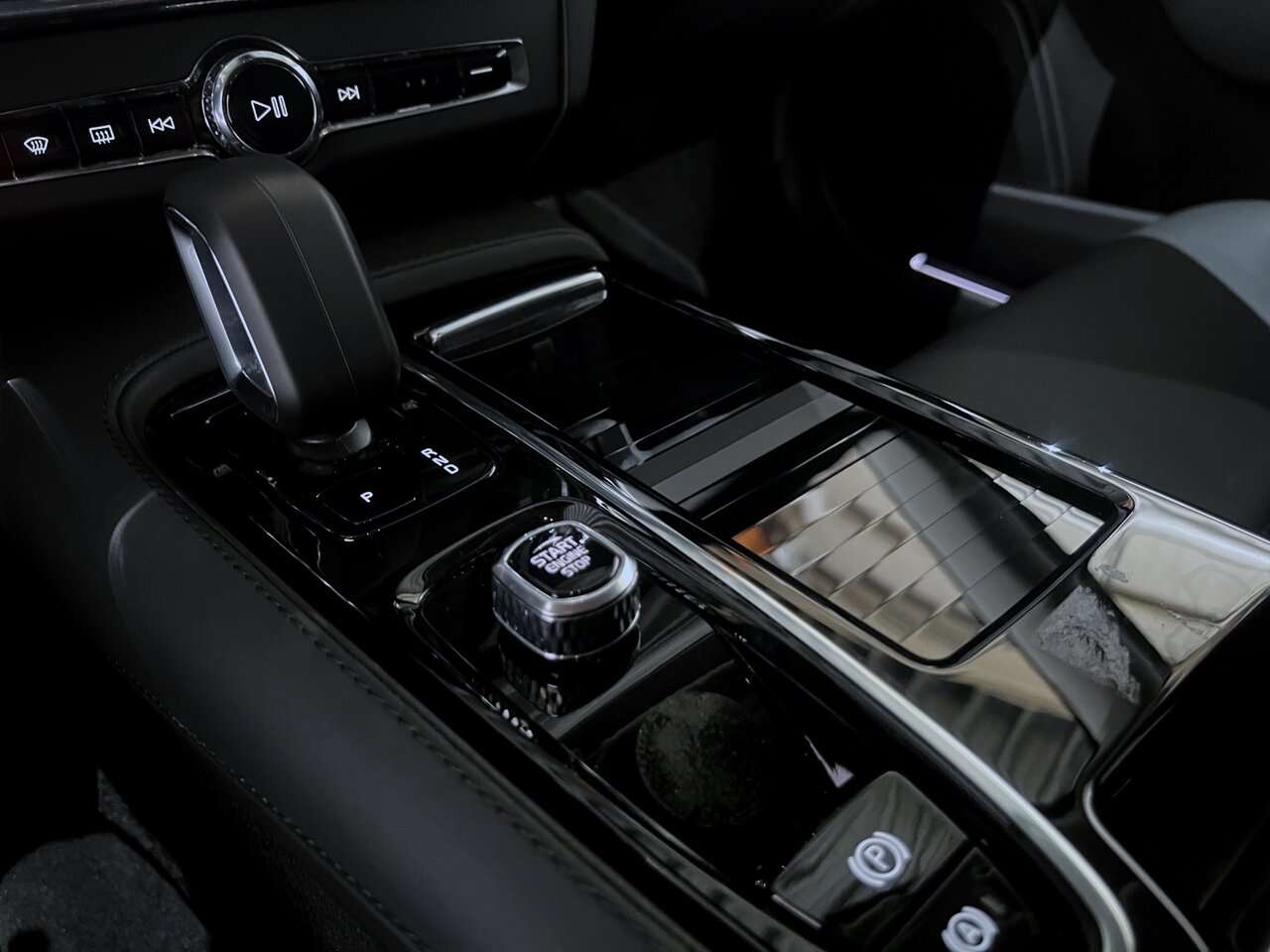 Volvo V90 T6 AWD Core Bright Harmann Kardon Trekhaak — foto 13 van 19