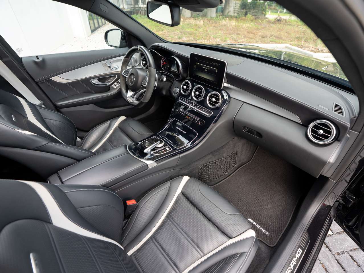 Mercedes-Benz C 63 AMG C 63 AMG S -LICHTE VRACHT/PANO/BURMESTER/HEAD-UP/KEYLESS/360 CAMERA — foto 10 van 25