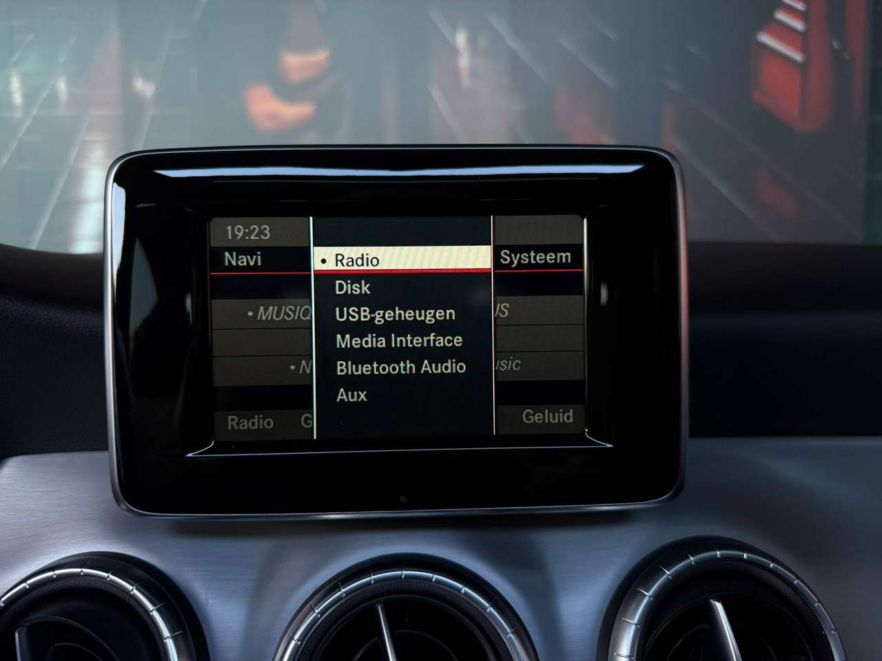 Mercedes-Benz CLA 200 Night Pack AMG LINE — foto 11 van 19